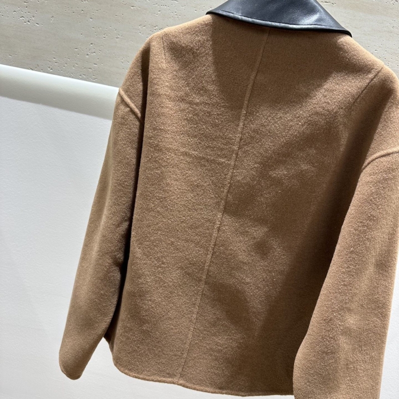 Ce1i*e outwears